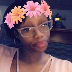 Meet your Posher, Monique